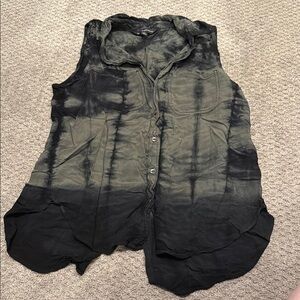 Rock & Republic - Sleeveless Asymmetrical Tie Dye Button Down Tank Top